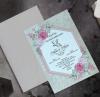 cod - 9027
Invitatie de nunta din carton 
cu ornament florar
Plicul este roz
Pretul contine plic, TVA
iar inscriptionarea este de 0,70 lei/buc
Montajul este optional = 0,15 lei/buc